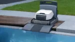 Rampen und Boeden fuer sicheres Poolroboter-Docking bauen